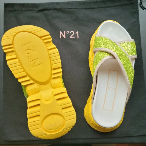 #21 Glitter slide sandals
